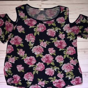 Cold shoulder flower blouse XL